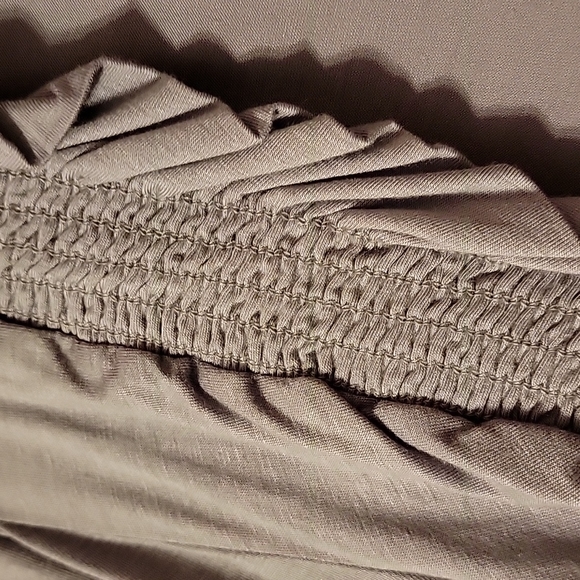 NWT Plus size 2X Torrid Grey Ruffle Cocoon Shrug - Picture 3 of 4